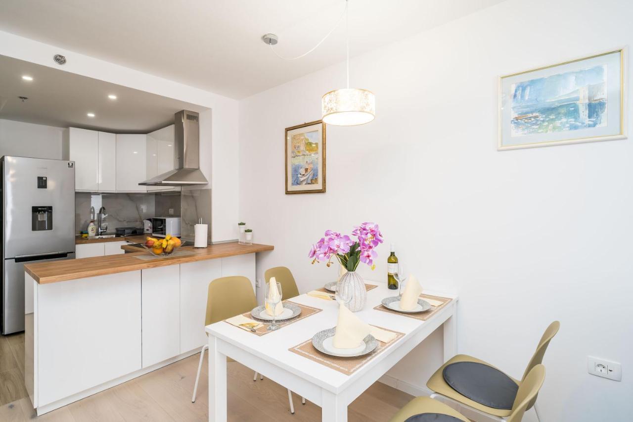Apartment Nava - New And Spacious Gem - Free Parking 두브로브니크 외부 사진